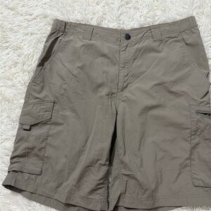 Men’s Columbia Tan Cargo Shorts Lightweight Outdoor Wear Size 36